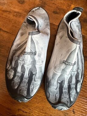 Skeleton Water Shoes water socks - sz 6